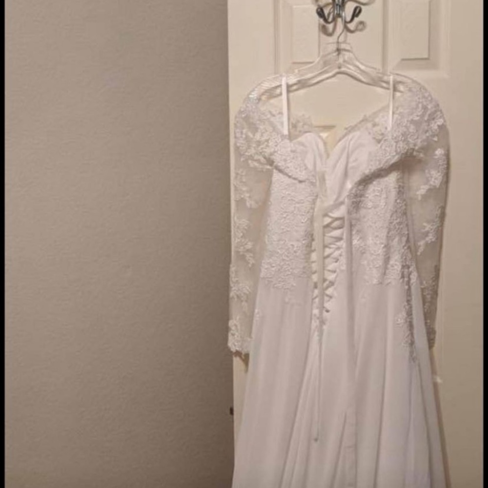 Wedding dress - Picture 4 of 4